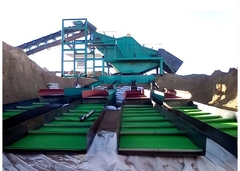 1m × 16m PE 表面 青い色 金鉱用のパニングカーペット