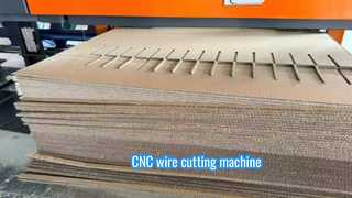 CNCワイヤーカット機