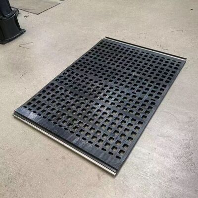 Mining Rubber Panel 305×610mm 80 Shore Hardness with Cutter Apertures for Wet Ore Processing