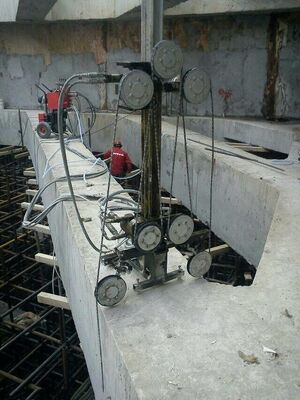 Hydraulic Wire Saw Machine for Reinforced Concrete Cutting in Narrow Spaces