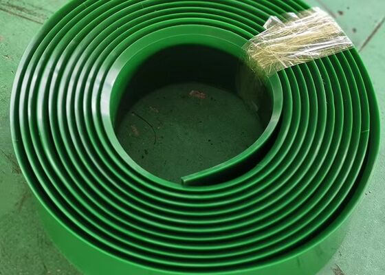 ウレタンコンベヤーベルト スクリート 35 度ベーブルエッジ 鉄鉱石コンベヤーシール