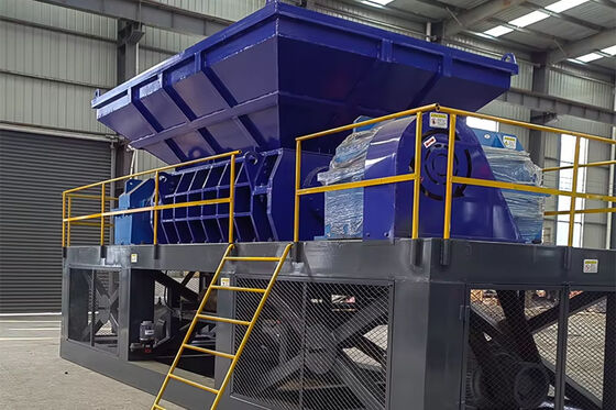 ヨーロッパのリサイクルプラントのための380V/50Hzのダブルシャフト・シュレッダー