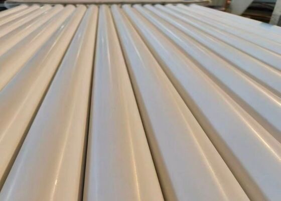 超広いフラットガラステンパリングのための重用溶融シリカローラー